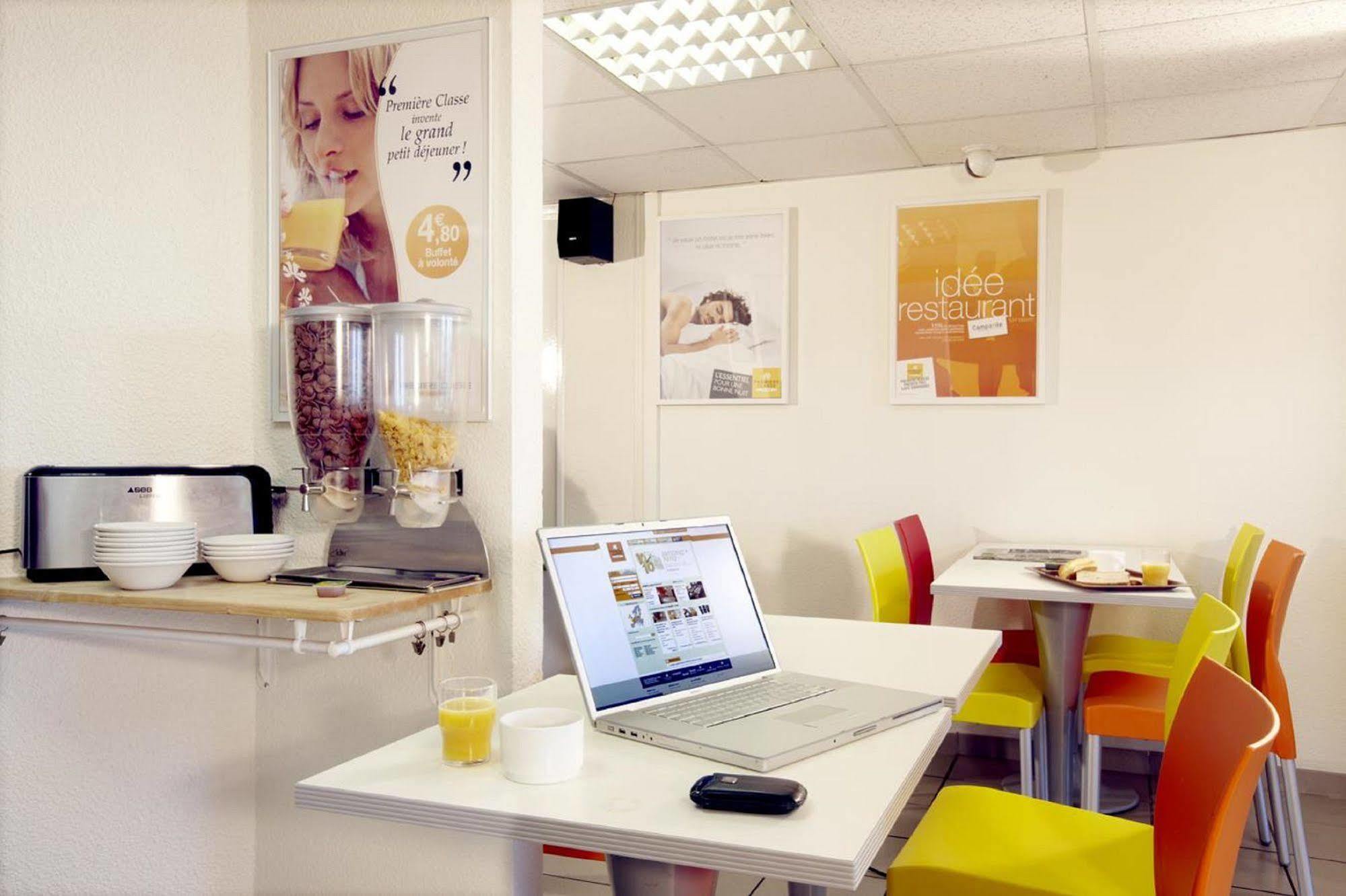 Premiere Classe Salon De Provence Bagian luar foto